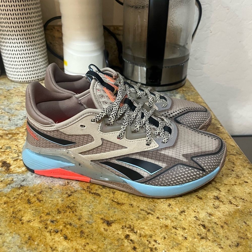 Reebok woman’s shoes‎ size 7